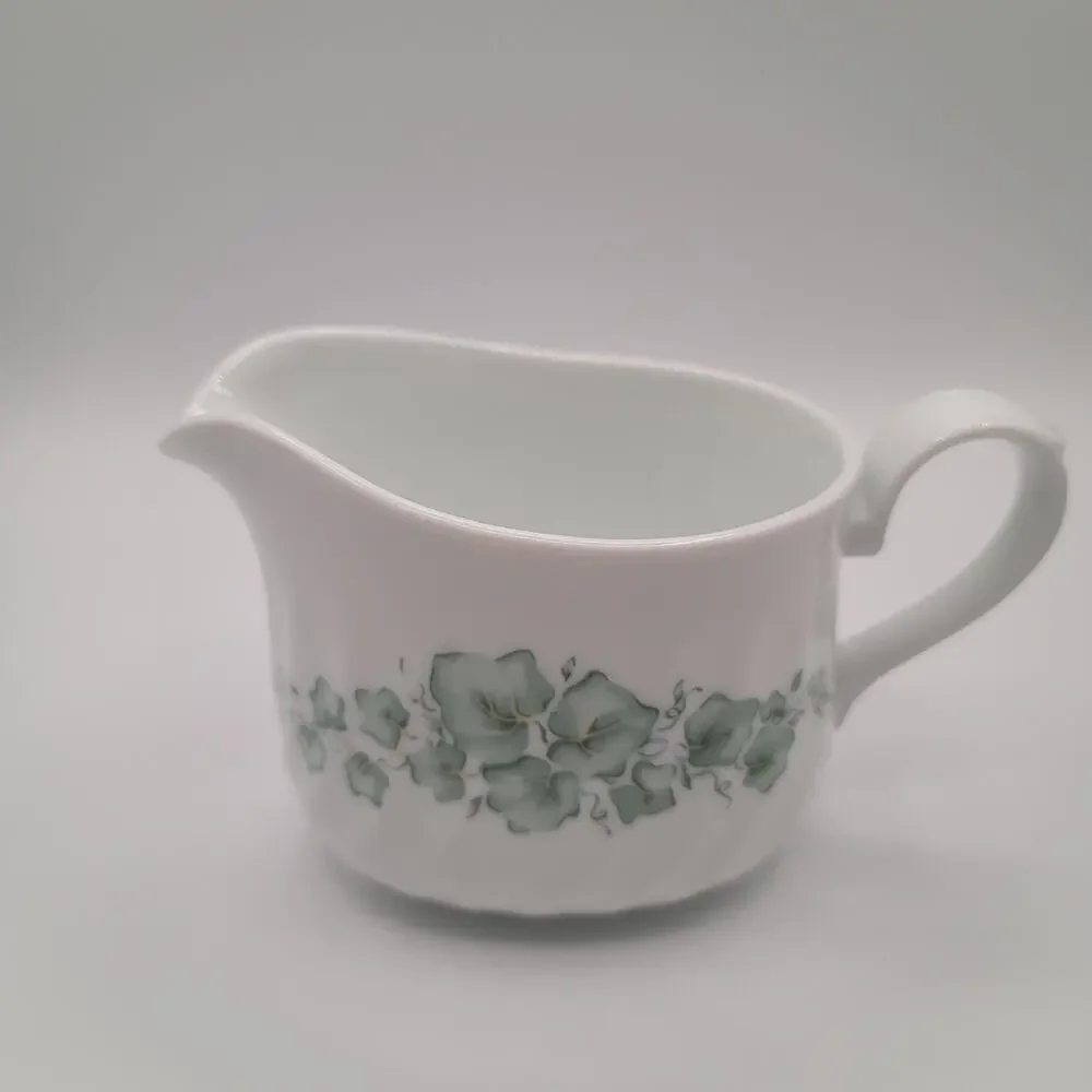 Vintage Corning Callaway Green Ivy Gravy Boat - Microwavable Made In USA